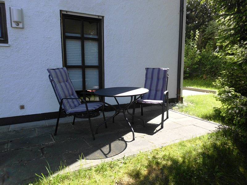 Ganze Ferienwohnung, Ferienwohnung Seestraße - Ferienwohnung mit sep. Schlafzimmer im Eg mit 2 Terrassen, 62qm in Prien, Prien am Chiemsee