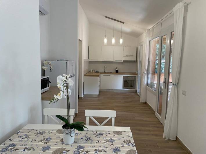 Casa sulla spiaggia per 5 persone, con terrazza e piscina nonché panorama in Sud della Sardegna