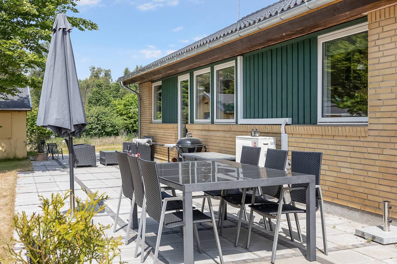 Ferienhaus mit Wildnispool und Windschützhütte in Ellinge Lyng, Vig