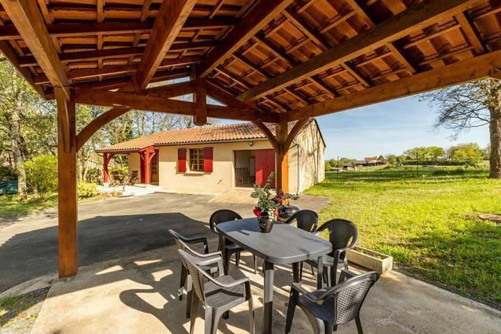 Location de vacances pour 6 personnes, avec jardin et vue à Cénac-et-Saint-Julien - 3