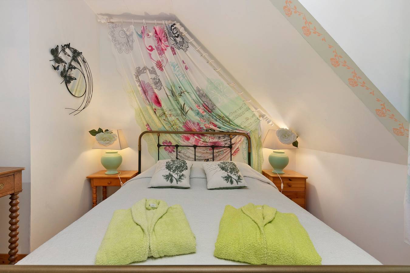 Chambre d'hôtes Verte Printanière - Étage avec terrasse et jardin partagés, Wi-Fi in Saint-Lyphard, Région de Saint-Nazaire