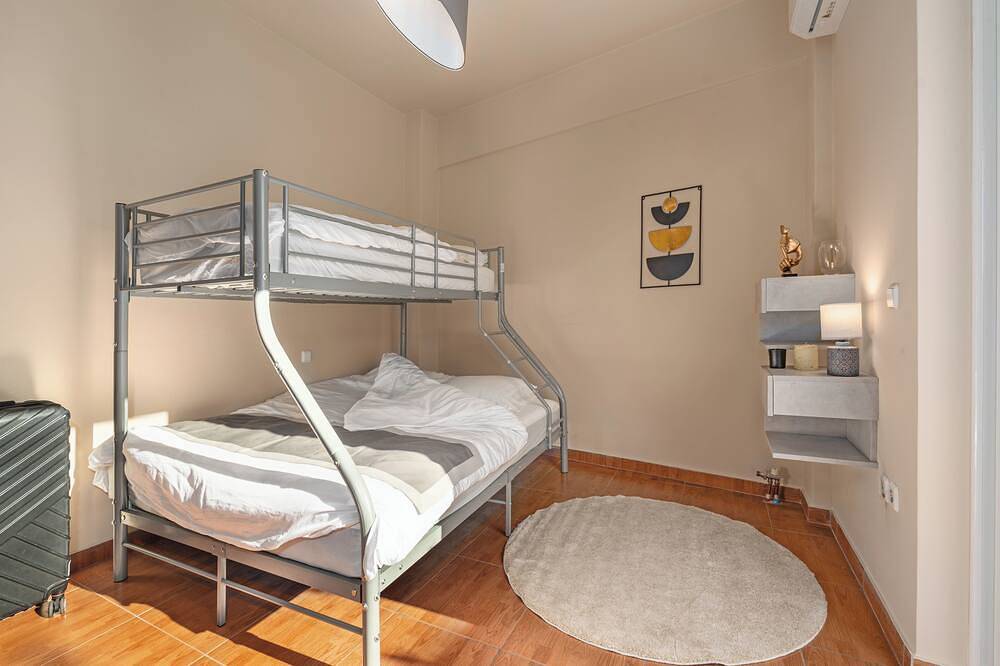 Ganze Wohnung, Casa Antigone - Comfortable house in Athens Metro Mall in Zentral-Athen, Athen