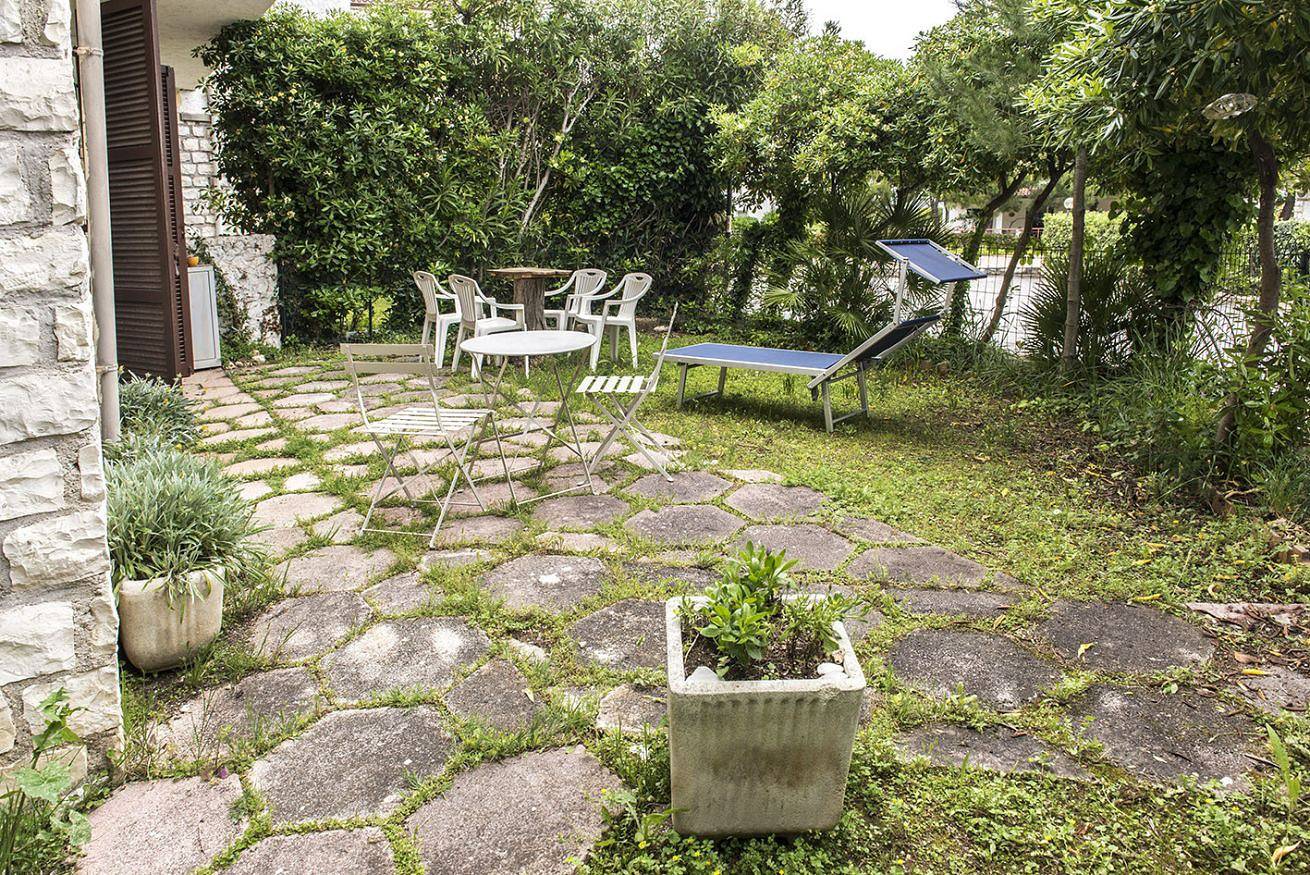 Ganze Wohnung, M297 - Marcelli, three-room apartment with garden at 100 m. from the sea in Marcelli, Riviera del Conero