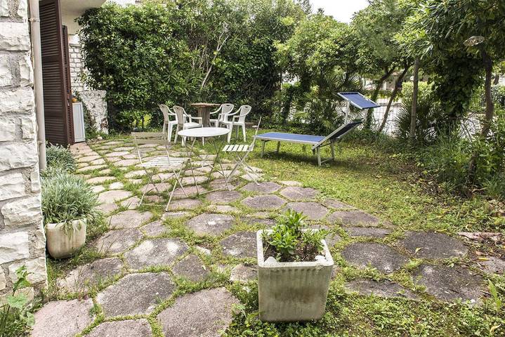 Apartamento entero, M297 - Marcelli, three-room apartment with garden at 100 m. from the sea in Marcelli, Numana