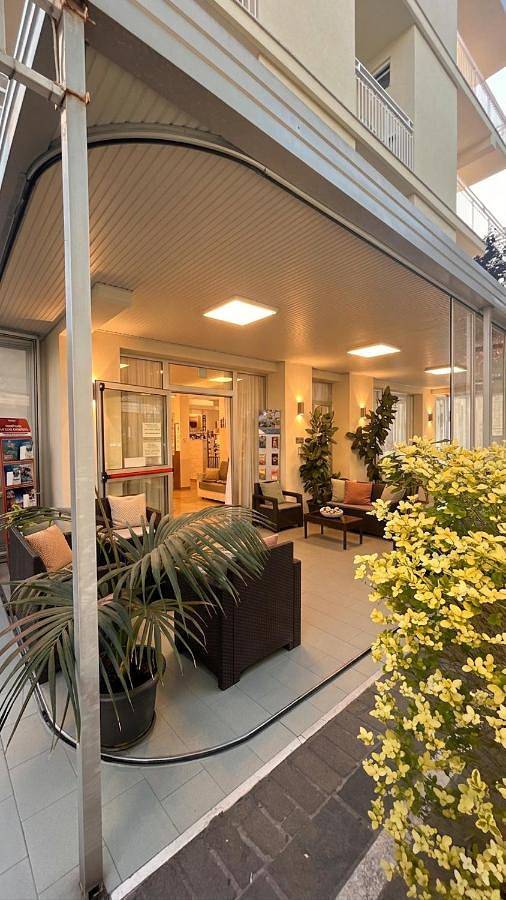 B&B - Meuble' - Hotel " Cordiale " in Riccione, Provincie Rimini