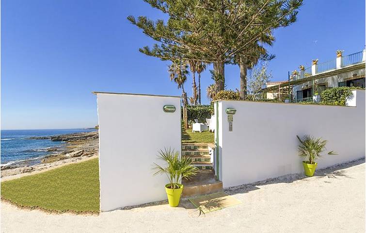 Casa vacanza per 12 persone, con Terrazza e Giardino a Siracusa