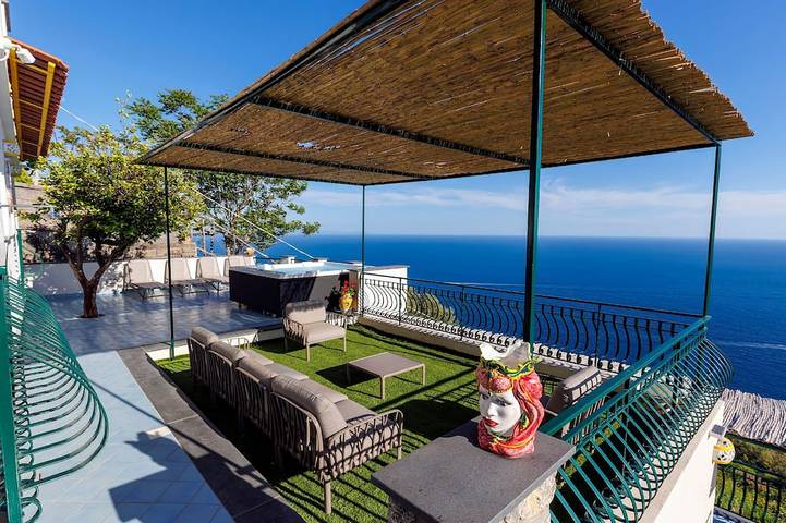 Villa Le Porpore between Positano and Amalfi, with an enchanting sea view. in Furore, Sorrento Coast
