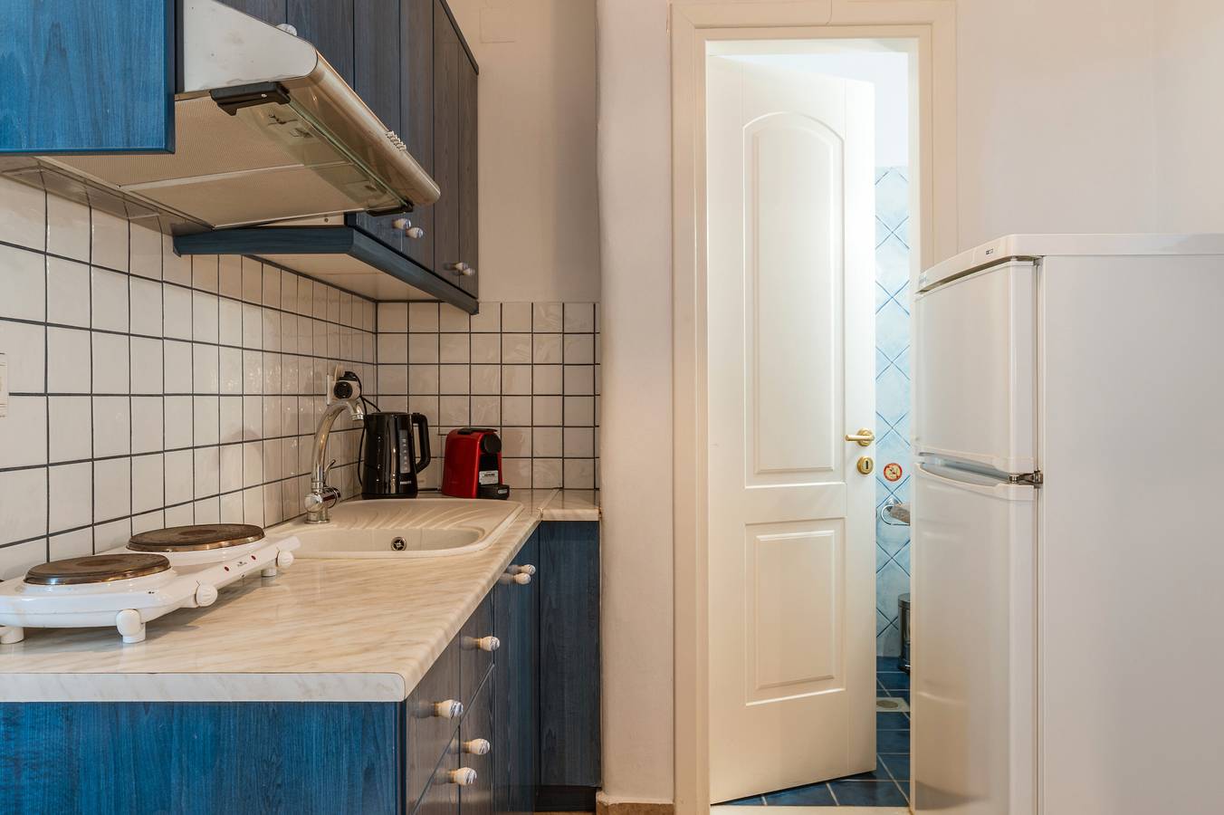 Entire apartment, Apartment 'Suite No 3' with Sea View, Wi-Fi and Air Conditioning in Syros