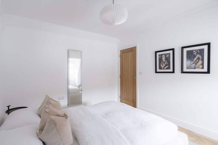 Maison-en Ville-Salle de bain privée-Balcon-Glebe Road in Chelmsford, Essex