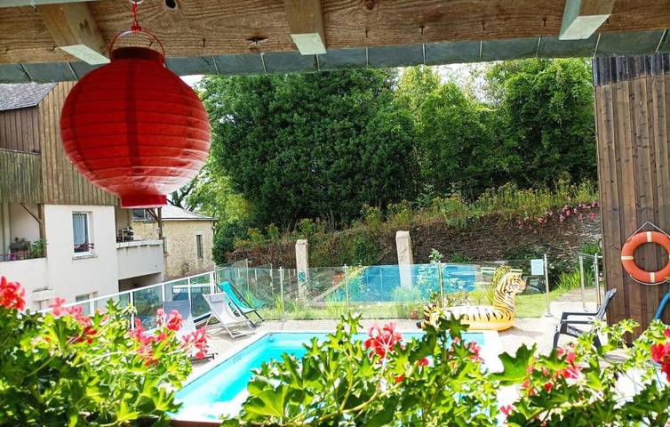 Location de vacances pour 2 personnes, avec terrasse et piscine à Rochefort-en-Terre