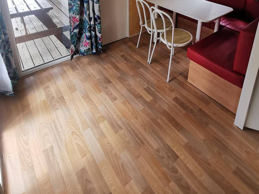 Camping Ushuaïa Villages Les Pins d'Ucel - Mobilheim 5 personen - Pic Vert - Mobilheim 28 m² in Ucel, Parc naturel régional des Monts d'Ardèche