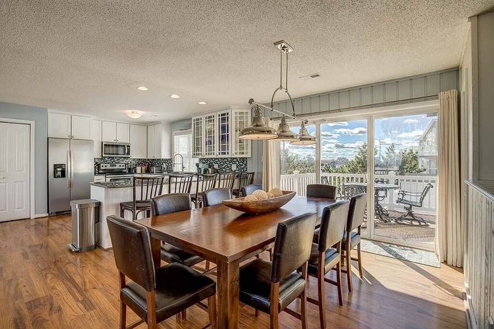 Vacation rental for 16 people, with balcony and hot tub, with pets in Virginia Beach