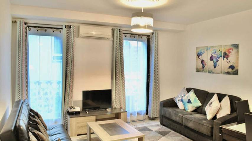 Gîte pour 5 personnes, avec balcon dans Gare De Cannes