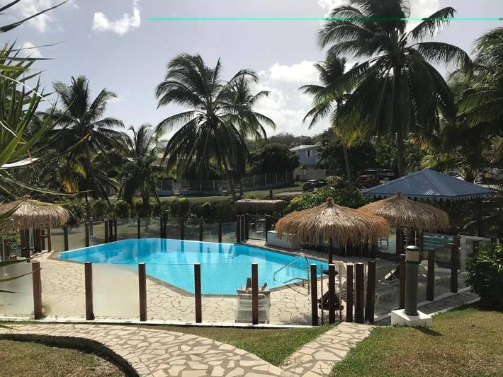 Appart’hôtel pour 2 personnes, avec jardin ainsi que vue et piscine, adapté aux familles en Martinique - 3