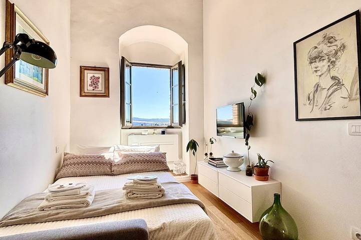 Entire apartment, Apartment La Torre di Canonica Colle di val d'Elsa - Siena Via Francigena in Colle di Val d'Elsa, Siena Province