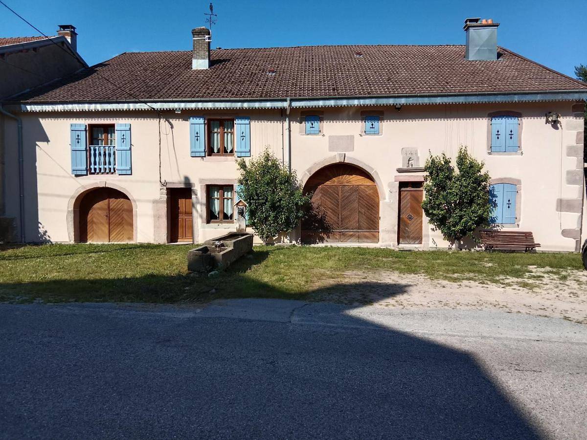 Appartement entier, Gîte Le Geleinfête Ii Vosges à proximité de Gerardmer classé 3 étoiles in Herpelmont, Saint-Dié-des-Vosges