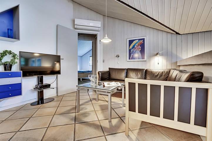 Ferienhaus für 8 Personen, mit Terrasse und Sauna sowie Whirlpool in Tirpitz Museum (Oksby) - 4