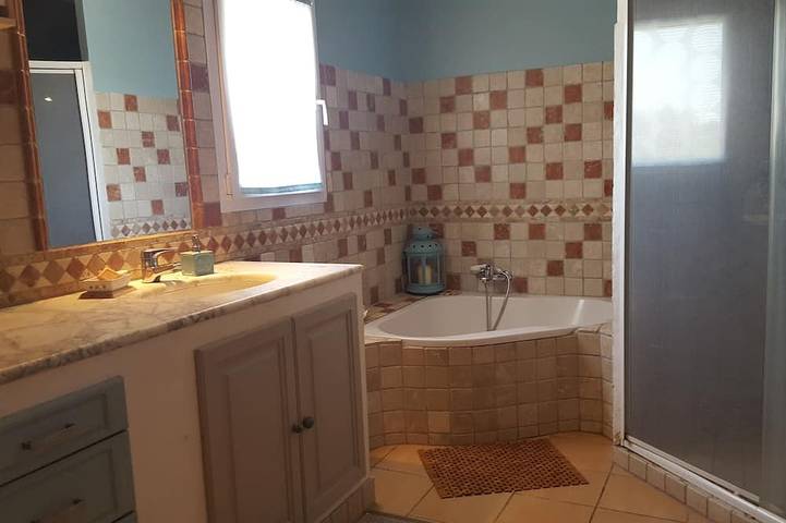 Location de vacances pour 4 personnes, avec terrasse et jardin à Rousset - 4