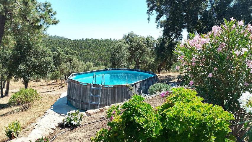 Location de vacances pour 2 personnes, avec piscine ainsi que vue et jardin, adapté aux familles à Monchique - 3