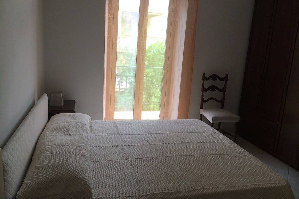 Entire apartment, Rome Ostia  100 mt Sea in Ostia, Rome