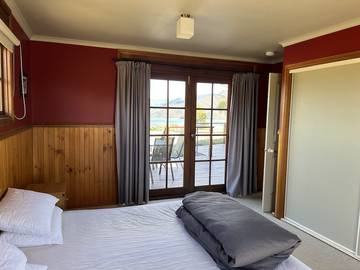 Holiday Home for 10 People in Goughs Bay, Shire of Mansfield, Photo 4