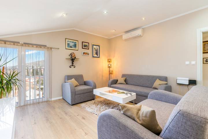Ferienwohnung für 4 Personen, mit Balkon/Terrasse in Trogir