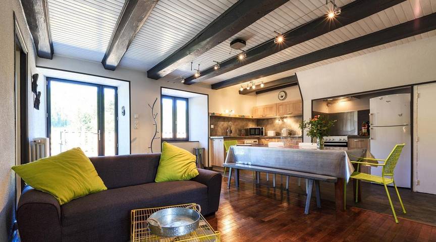 Gîte pour 6 personnes, avec jardin, animaux acceptés à La Tour-d'Auvergne - 2