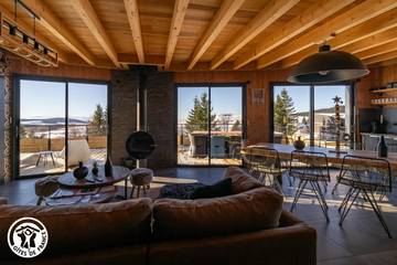 Gîte for 12 People in Besse-et-Saint-Anastaise, Puy-de-Dôme, Photo 1