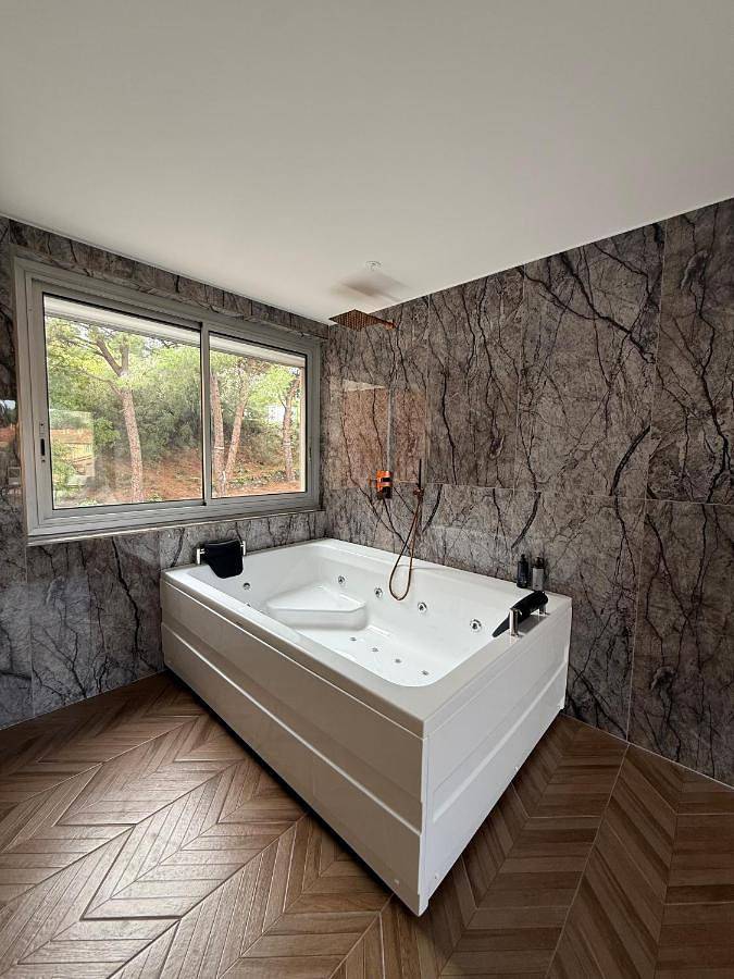 Gîte pour 2 personnes, avec terrasse ainsi que sauna et vue, animaux acceptés dans Gare De Collioure