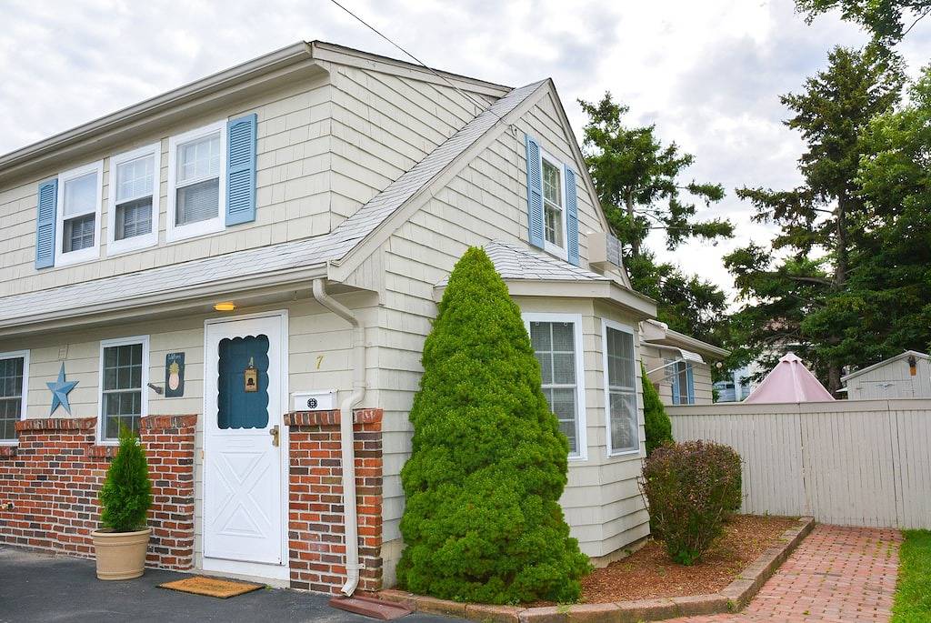 Ganze Wohnung, Weniger als eine Meile von Rwu, Entfernung zum historischen Innenstadt Bristol zu Fuß in Bristol (RI), Bristol County