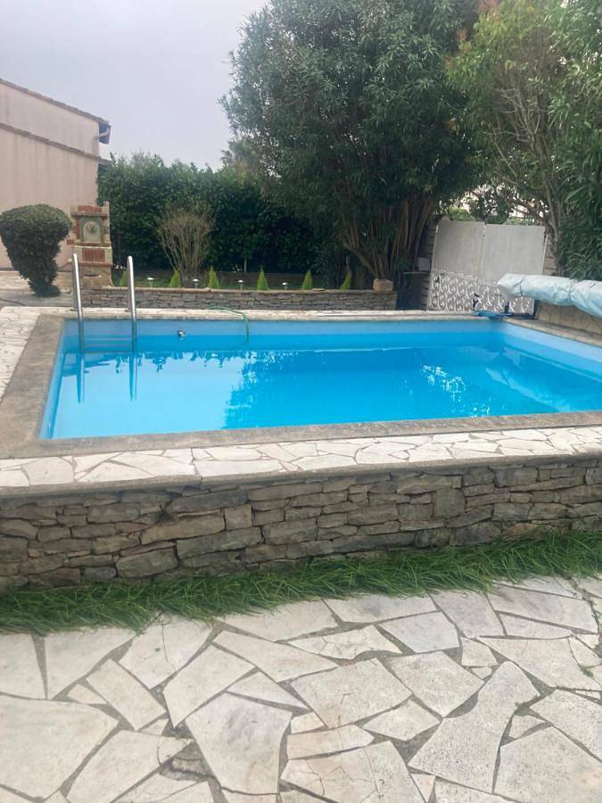 Gîte pour 4 personnes, avec piscine et jardin à Mudaison - 3