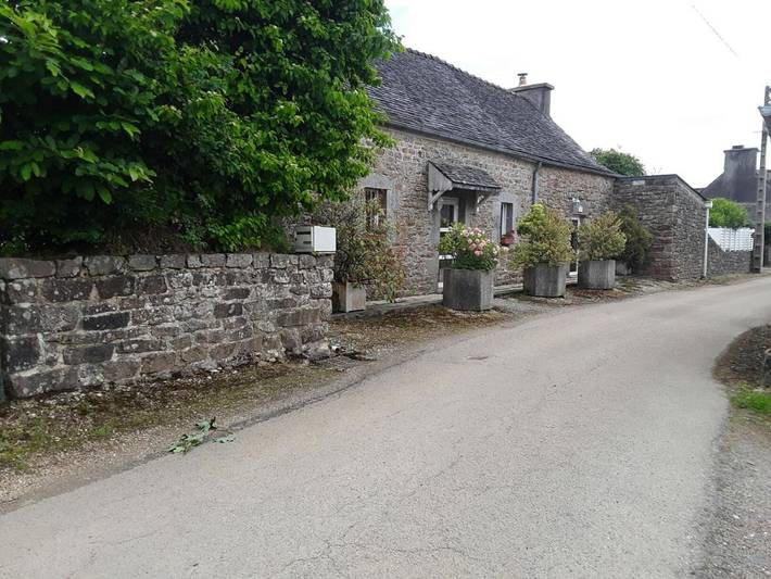 Location de vacances pour 2 personnes, avec Terrasse et Jardin dans Botmeur