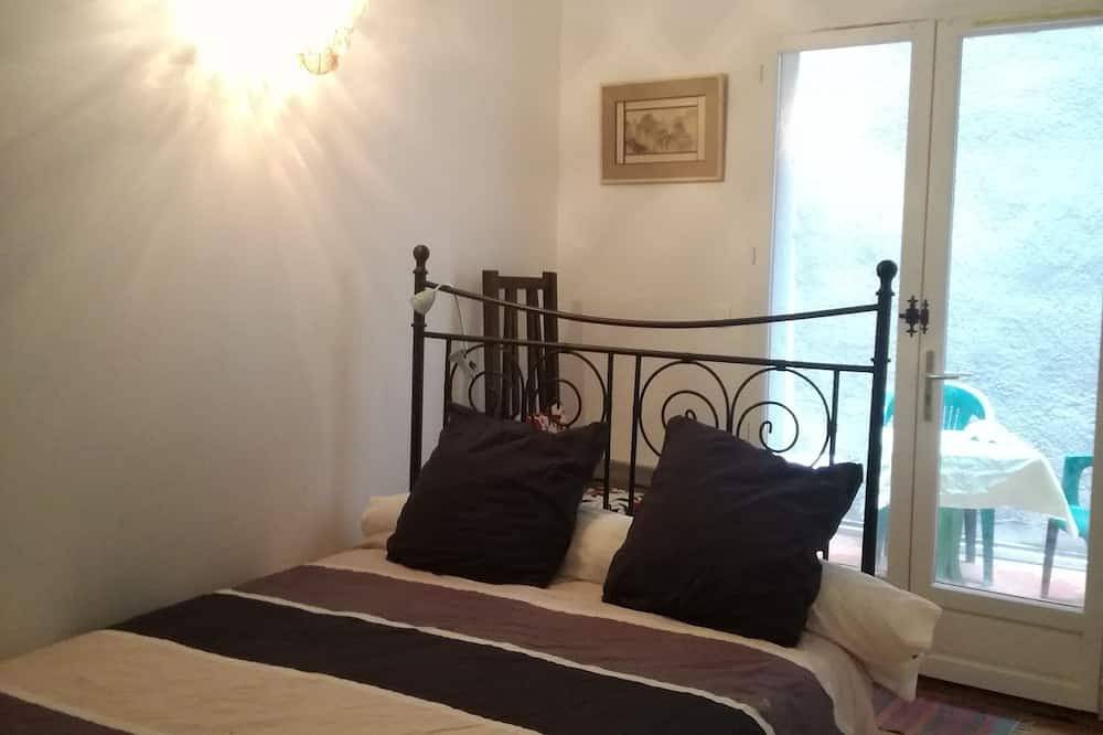 Apartamento entero, Atypical apartment + small courtyard, near Agen station and historic center in Agén, Región de Agen