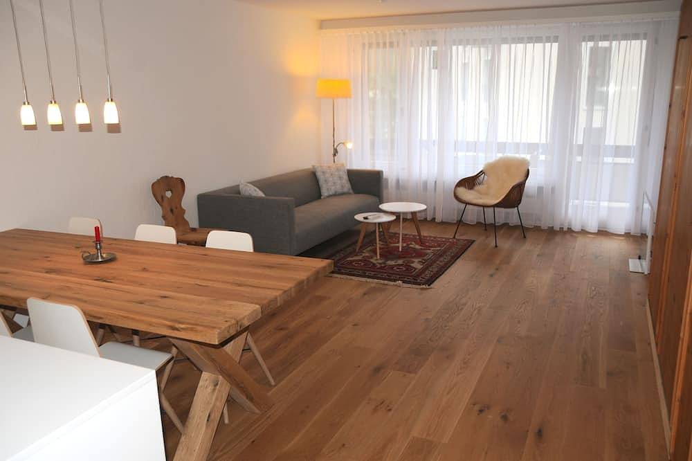 Ganze Wohnung, Schöne Ferienwohnung, zentral gelegen, renoviert in Davos Platz 1, Davos