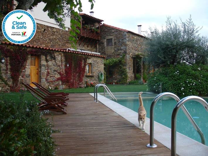 Maison de campagne pour 4 personnes, avec Balcon et Terrasse ainsi que Jardin et Piscine dans Pinhal do Douro