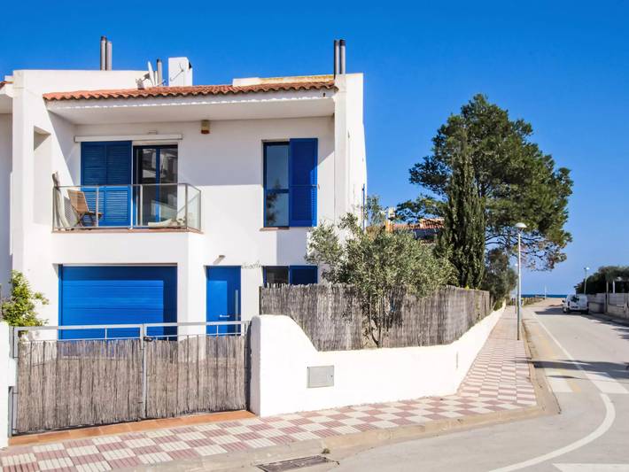Ferienhaus für 6 Personen, mit Balkon und Terrasse sowie Garten und Pool