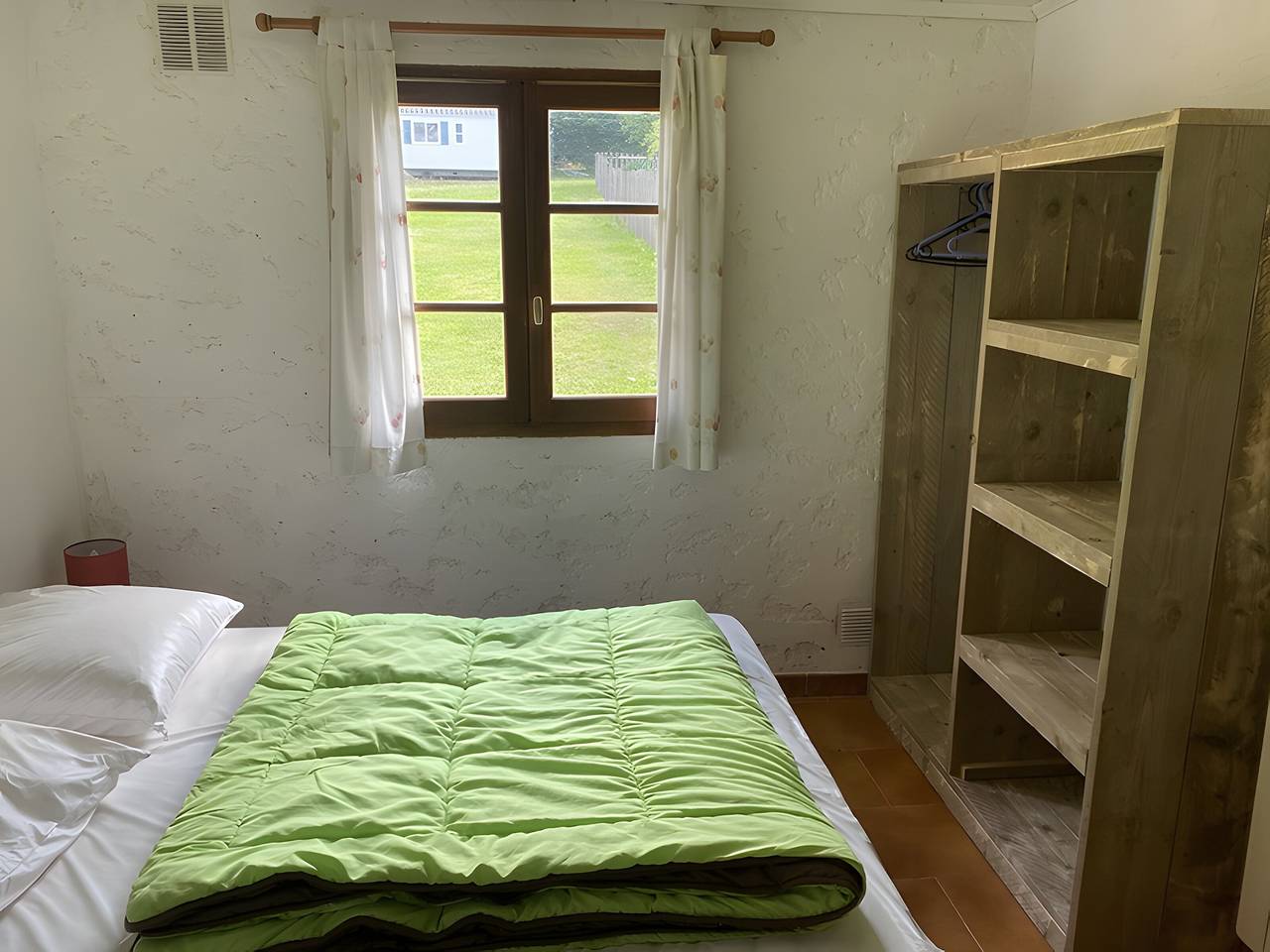 Maison de vacances « Camping Les Pialades - Gîte Spa » avec terrasse privée et Wi-Fi in Nabirat, Périgord Noir
