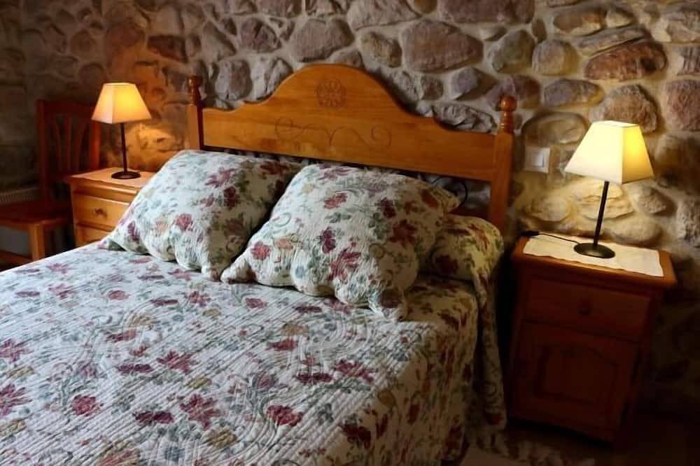House with garden and fireplace for 4 people (La casa de Consuelo 2) in Torrelavega, Cantabrian Coast