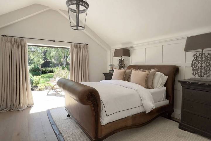 Stunning Luxury Barn Conversion in Surrey. in Ockham, Guildford