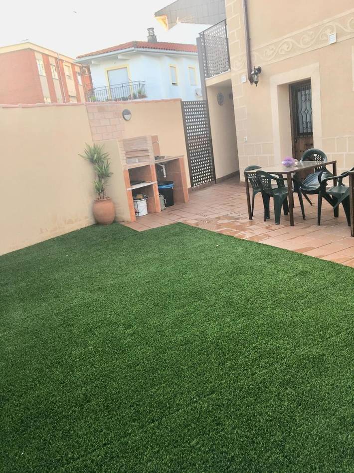 Apartamento para 4 personas, con Balcón y Terraza además de Jardín y Vistas en Parque Nacional de Monfragüe