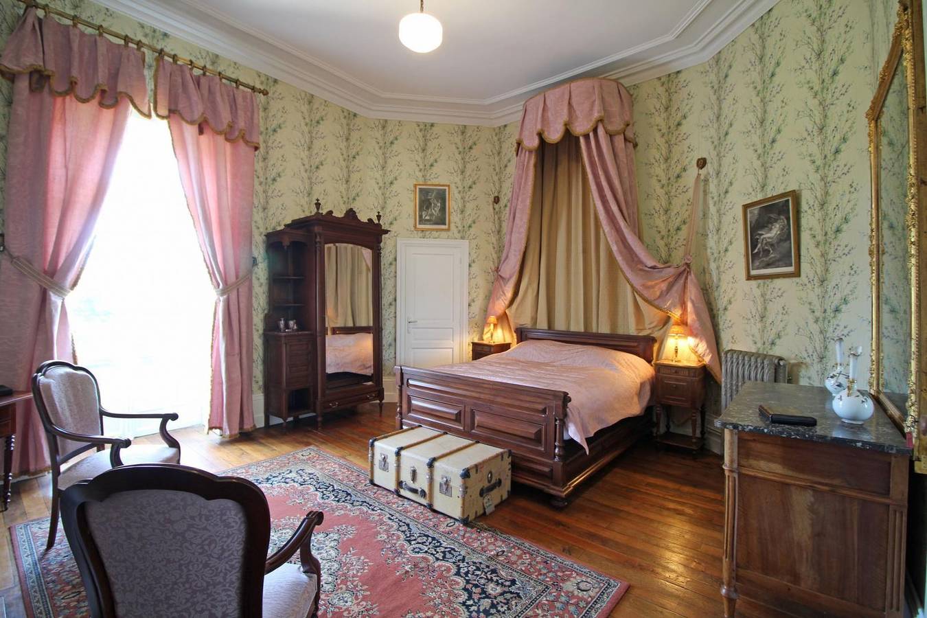 Château de Bort - La chambre mauve in Saint-Priest-Taurion, Limoges region
