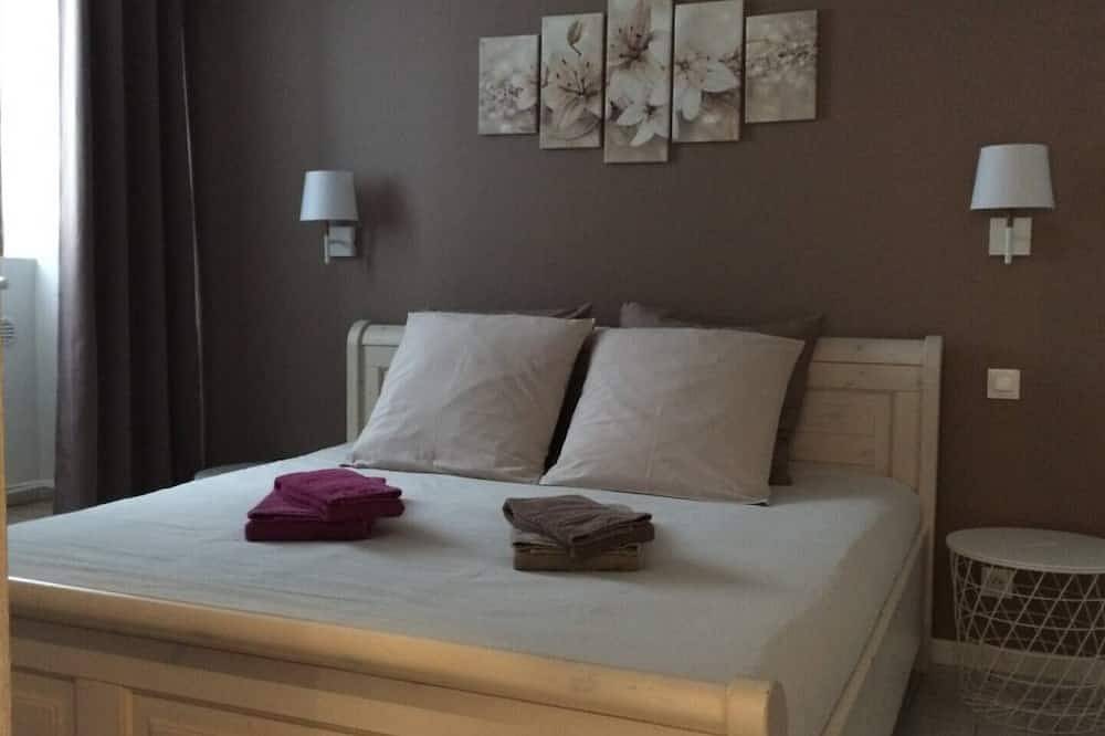Entire apartment, Our holiday home is the perfect place for travelers looking for a comfortable and modern accommodation, located near main roads. You will feel at home in our fully renovated apartment, which can accommodate up to 4 people. in Soultz-Haut-Rhin, Parc naturel régional des Ballons des Vosges