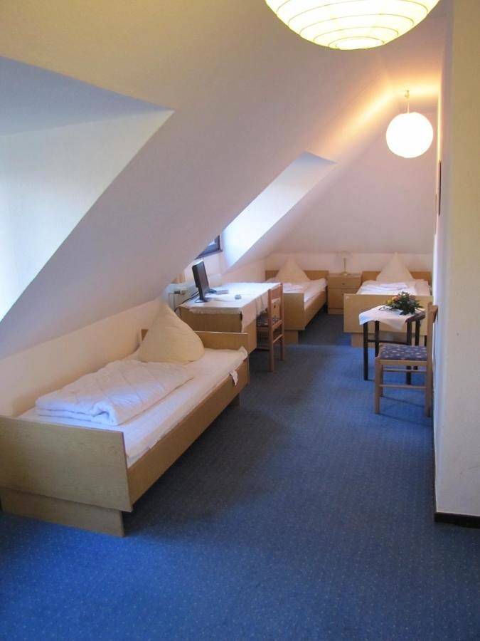Hôtel pour 3 personnes, avec vue ainsi que terrasse et jardin à Bonn - 2