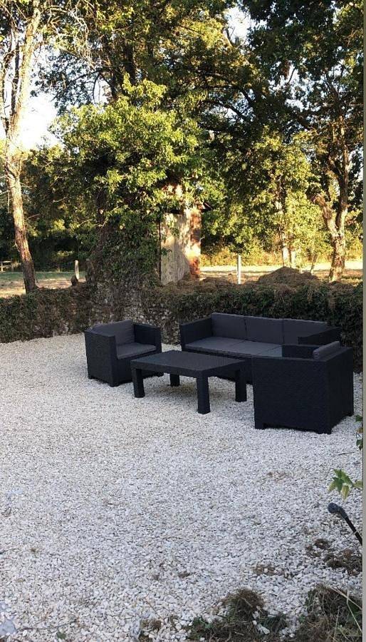 Location de vacances pour 16 personnes, avec Terrasse et Jardin ainsi que Piscine et Sauna à Tannerre-en-Puisaye