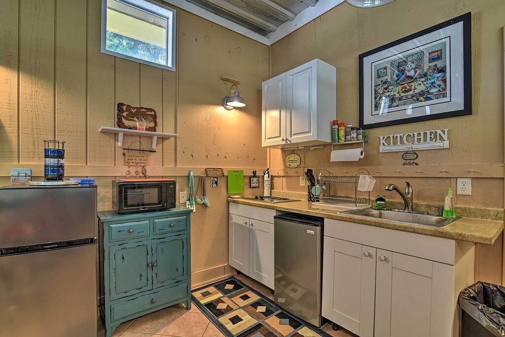 2 Mi to Marina: Inglis Retreat w/ Boat Parking in Inglis, Levy County