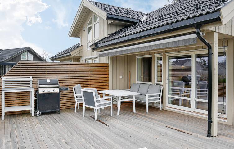 Ferienhaus für 8 Personen mit Garten in Arendal