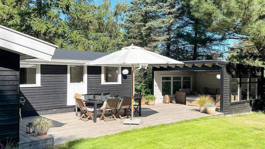 Ferieudlejning for 7 personer, med have i Smidstrup