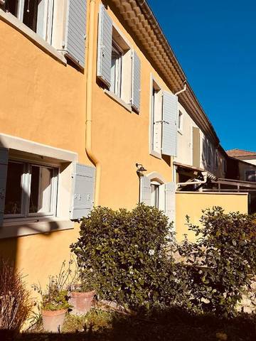 Location de vacances pour 4 personnes, avec terrasse à Taulignan