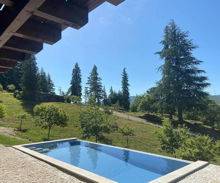 Casa rural para 4 personas, con Balcón y Terraza además de Jardín y Piscina en Chaves - 2