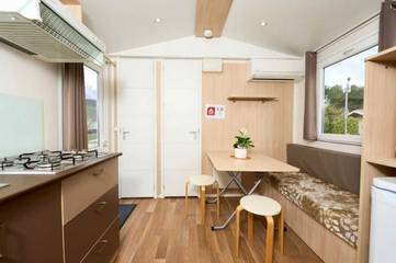 Bungalow pour 4 Personnes dans Malemort-du-Comtat, Parc naturel régional du Mont-Ventoux, Photo 1